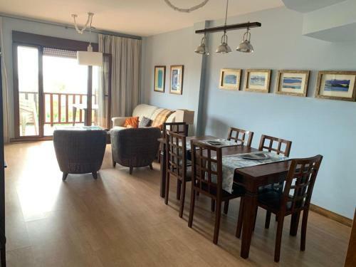 Apartamento D�plex En Comillas. Urb Balc�n Del Cant�brico