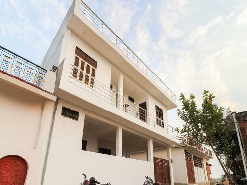 Spot On 79133 Hotel Ansh Palace