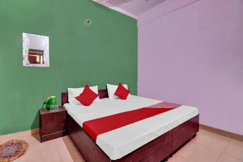 Oyo 84369 Hotel Rk Palace