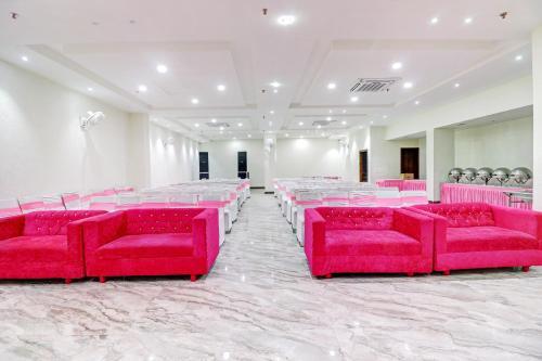 Capital O 85838 Hotel Gr Palace