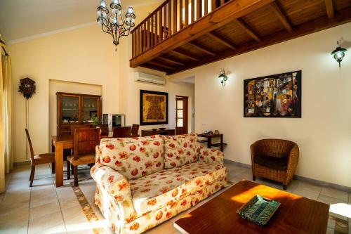 Casa Los Laureles