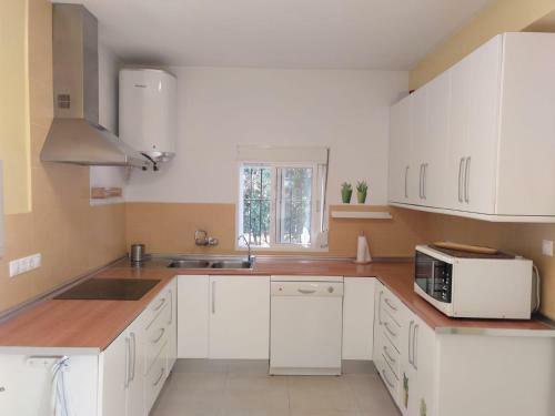 Chalet Con Piscina - Las Adelfas