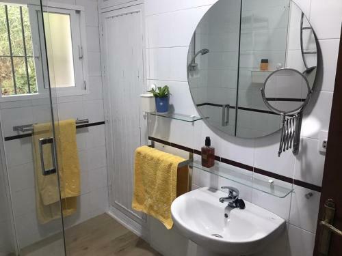 Chalet Con Piscina - Las Adelfas