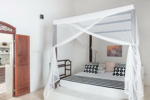 Green Parrot Beachvilla - Private Pool - 6 Pers