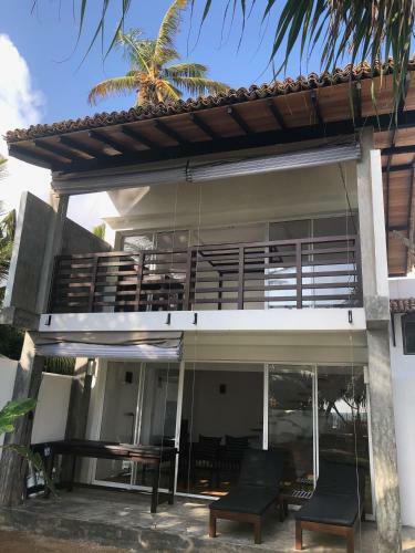 Green Parrot Beachvilla - Private Pool - 6 Pers