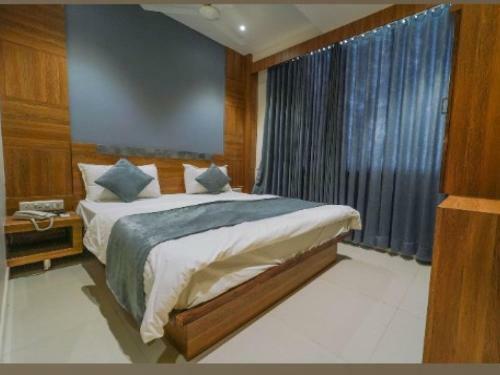 Oyo 81037 Hotel Palak