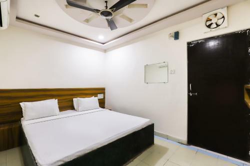 Spot On 48483 Hotel Suryavilas