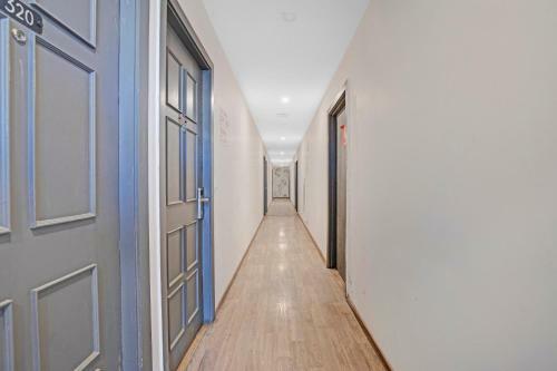 Townhouse 858 Hotel N Y