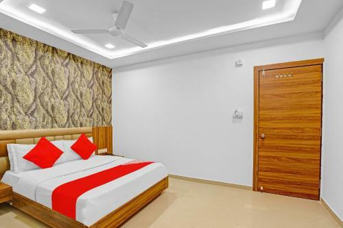Oyo 84426 Hotel Sungold