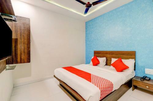 Oyo 71956 Hotel Peradiot