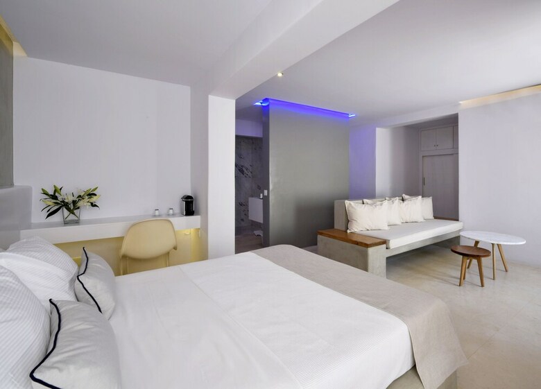 En Lefko Prive Suites Hotel