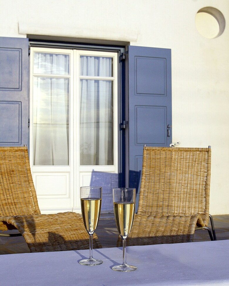 En Lefko Prive Suites Hotel