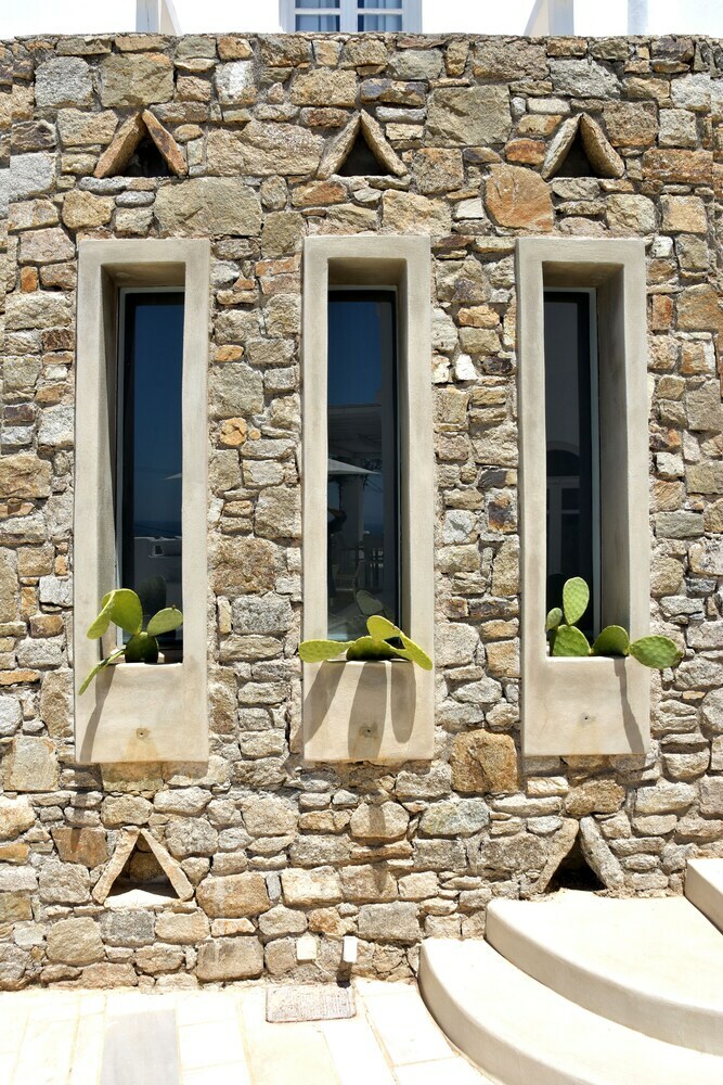 En Lefko Prive Suites Hotel
