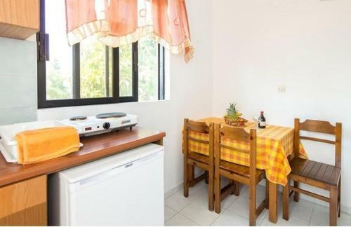 Evi Apartments And Studios