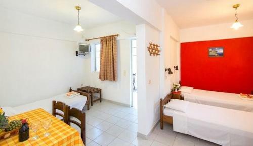 Evi Apartments And Studios