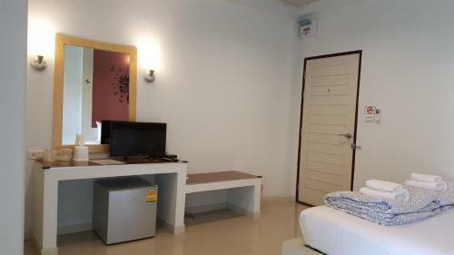 Hotel Juntima Place At Amphawa