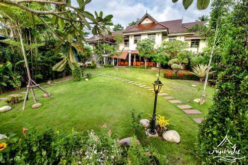 Hotel Baan Nam Pen Resort
