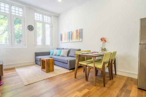 Clubhouse Residences Maple 1br Apartment (Staycation Approved)