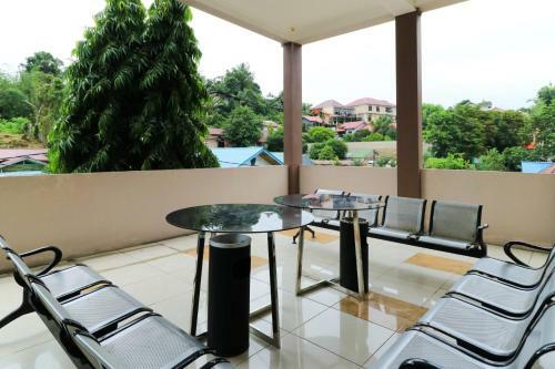 Hostal Riviera Residence