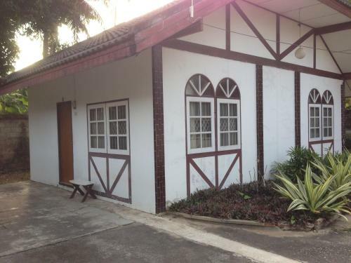 Hostal Chaisuk Bungalow