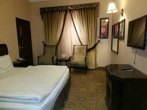 Hotel The One
