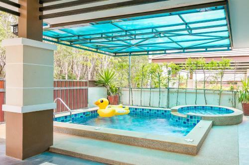 Jin Pool Villa