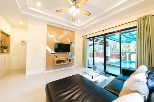 Jin Pool Villa