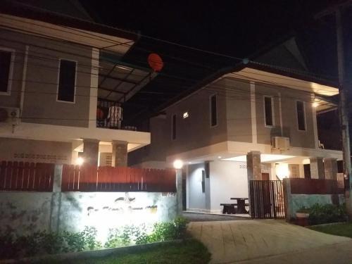 For Friends House 1006