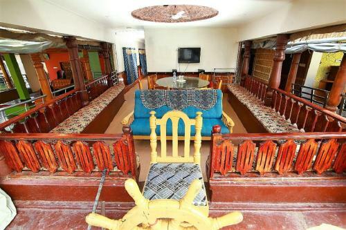 Treemonks Houseboats
