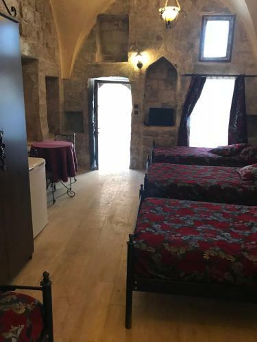 Hostal Kasr-i Abbas Hotel