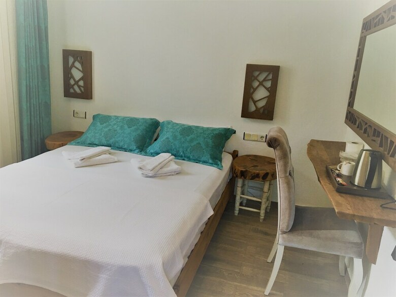 Ceneviz Hotel