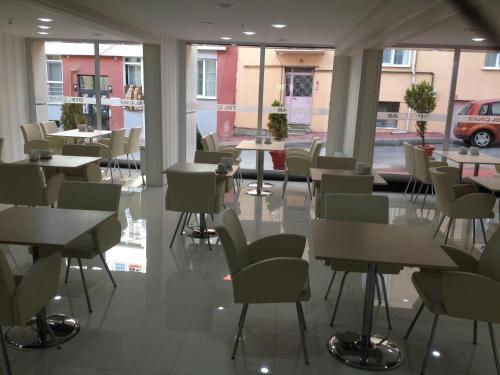 Cinas Hotel