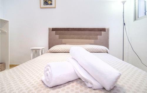 Nice Apartment In C�rdoba With 2 Bedrooms And Wifi