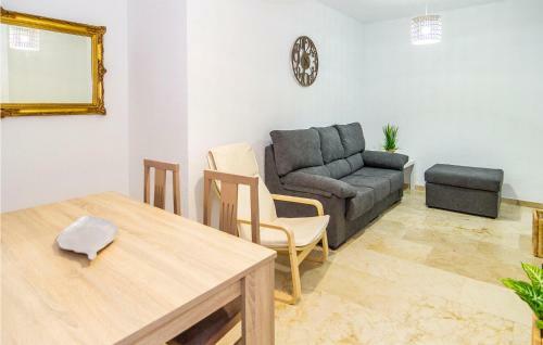 Nice Apartment In C�rdoba With 2 Bedrooms And Wifi