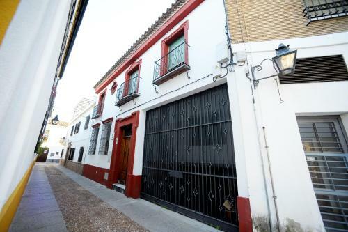 Bed & Breakfast San Basilio�s Red House