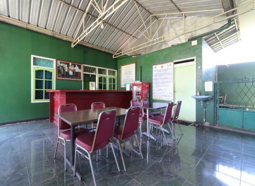 Hostal Hotel Antik 2