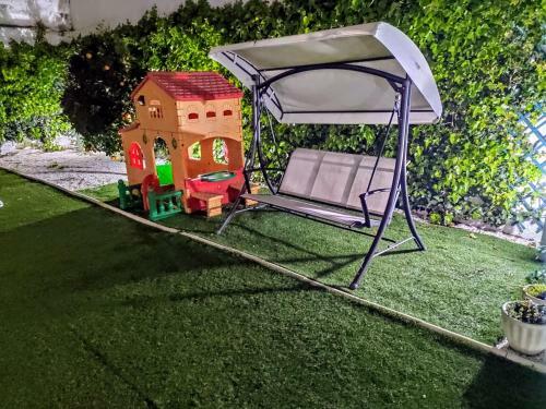 Apartamento Casa Con Jard�n Privado de 300m2 Y Piscina