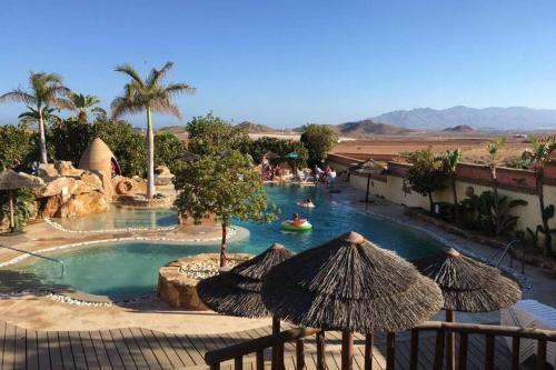 Elegante D�plex En Desert Springs Golf Resort