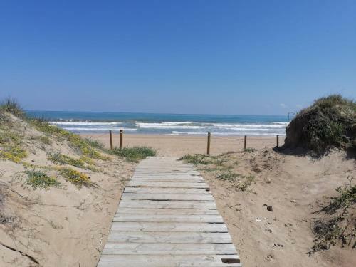 Apartamento Primera Linea de Playa Con Piscina