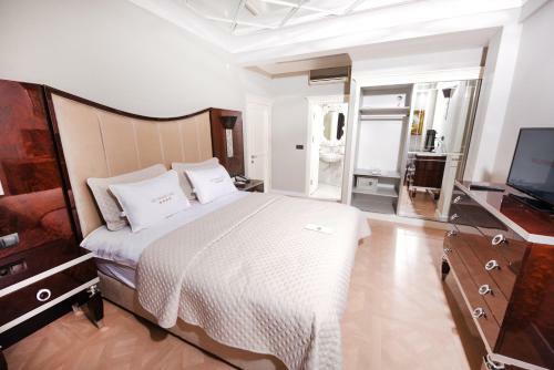 Myhouse Hotel