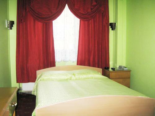 Yunus Hotel