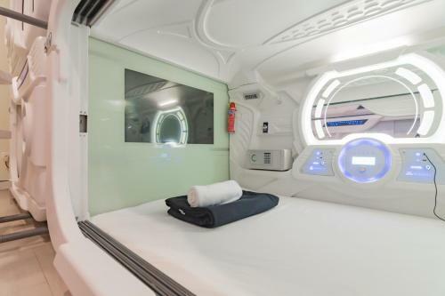 On The Go Capsule Hotel Redpartner