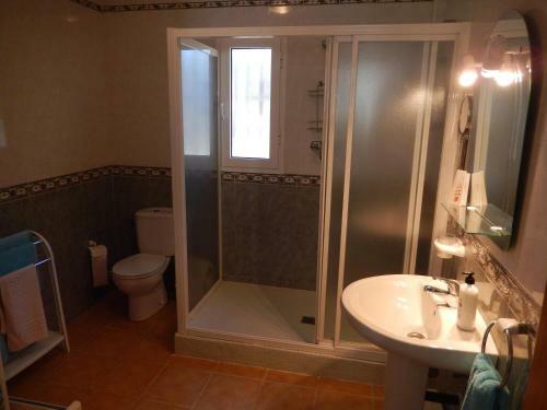 Villa Mariposa Large 2 Bedroom Lake Views