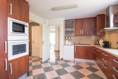 Tuguest Villas Blancas