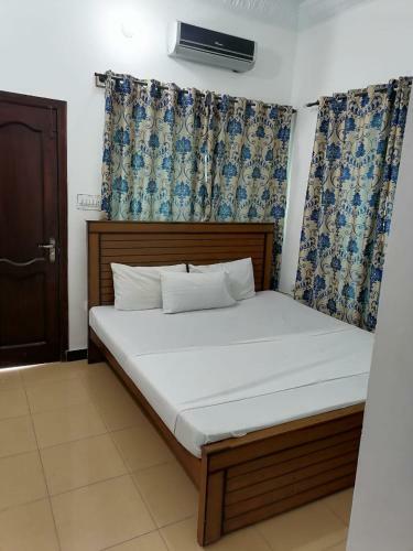 Hostal Lux Lounge Guest House