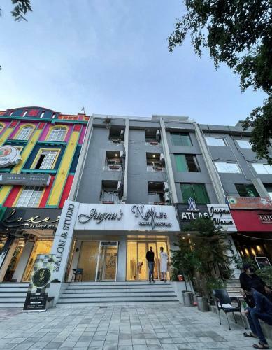 Hotel Lokal Rooms X F7 Markaz