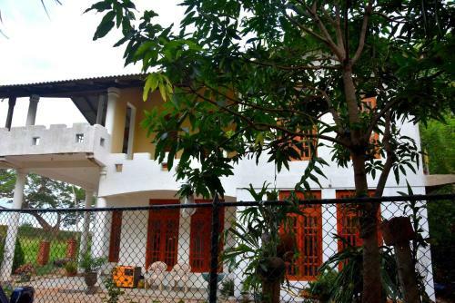 Hostal Royal Views Residence
