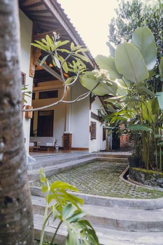 Adara Homestay