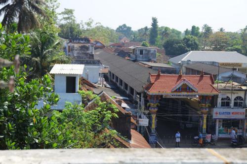 Hotel Ramanilayam Tourist Home