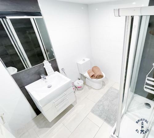 Apartamento Digital Bristol El Faro - Wifi Free & Pool - 3 Persons